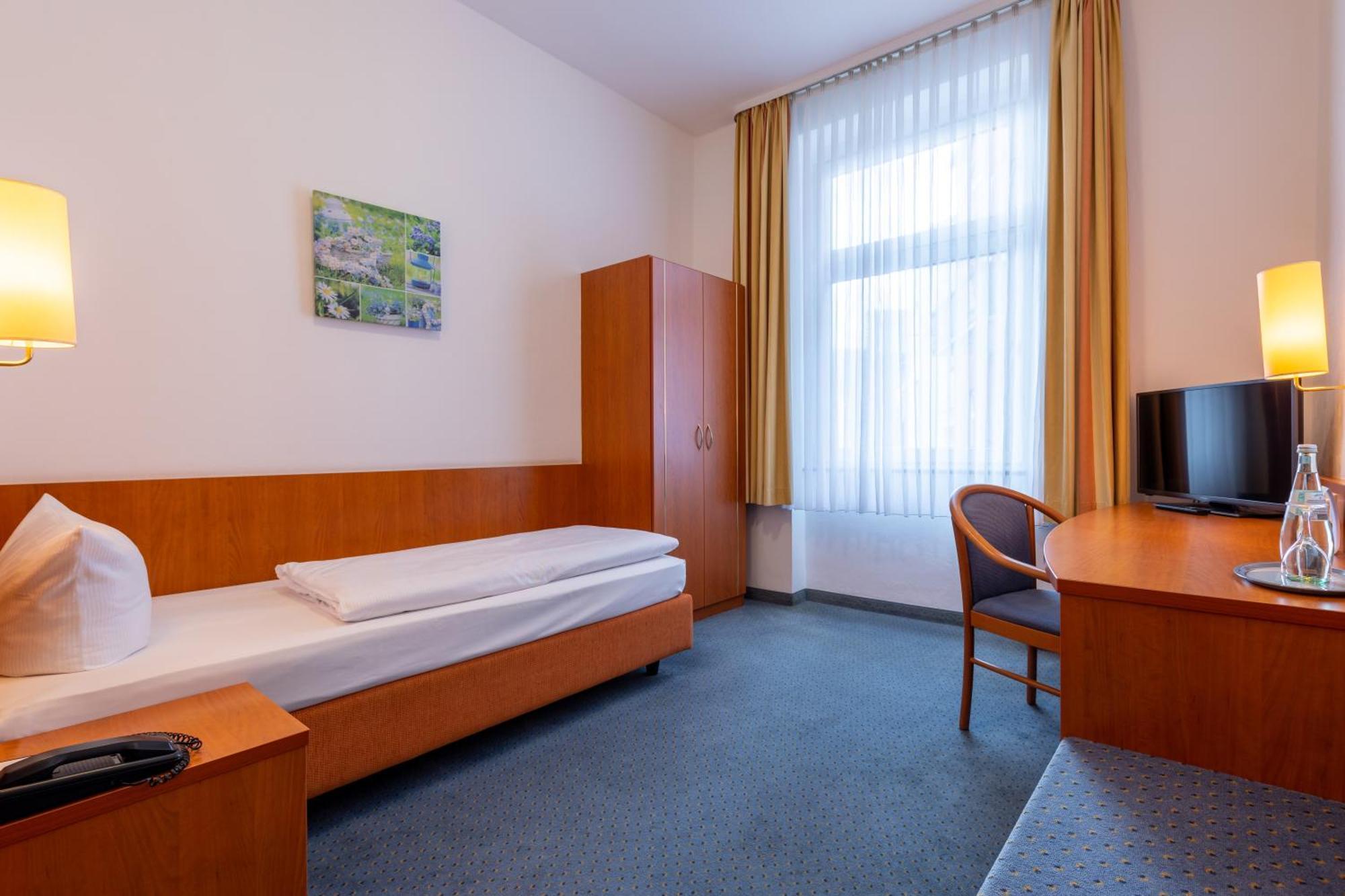 Trip Inn Hotel Schumann Dusseldorf Bagian luar foto