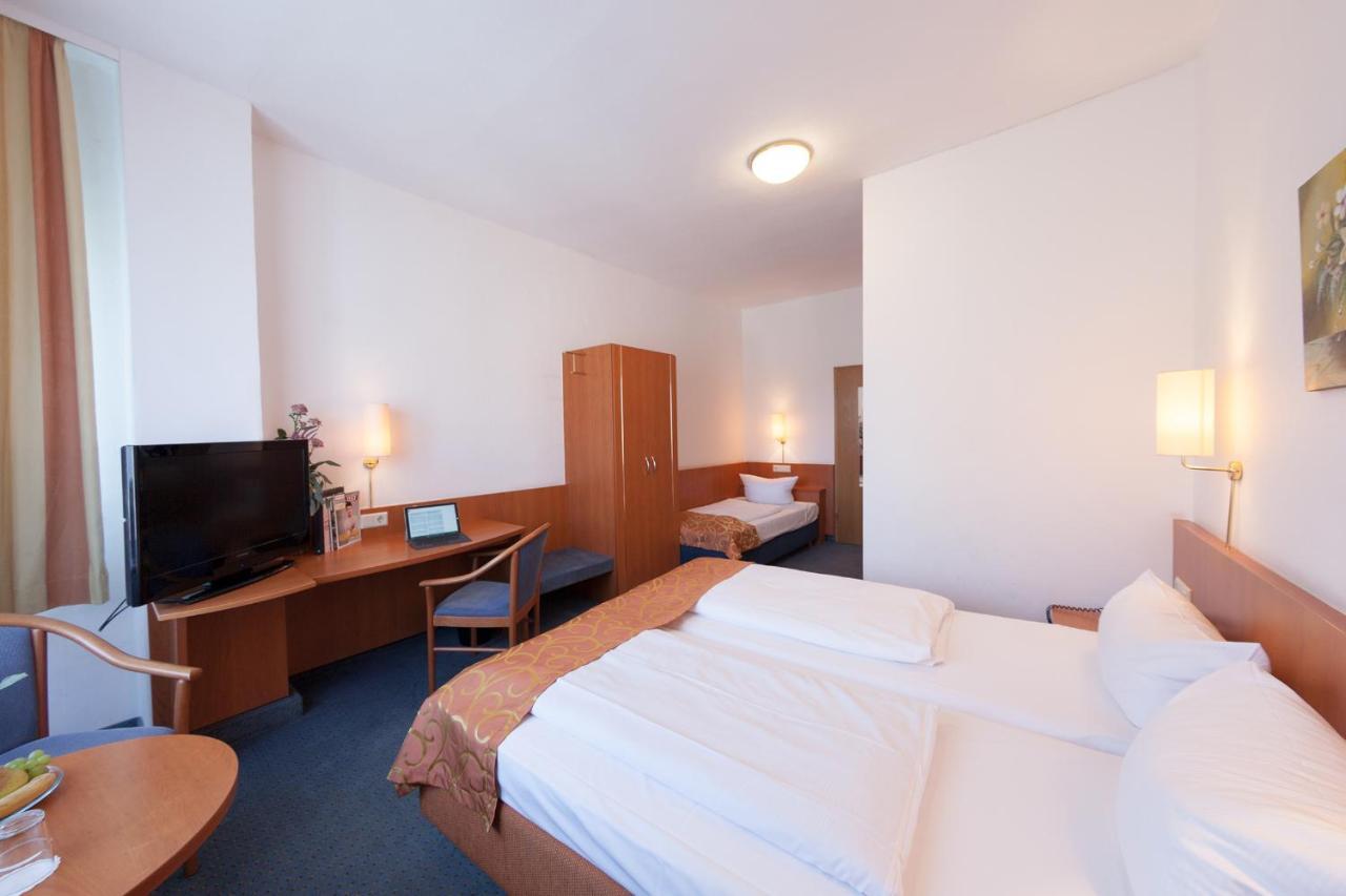 Trip Inn Hotel Schumann Dusseldorf Bagian luar foto