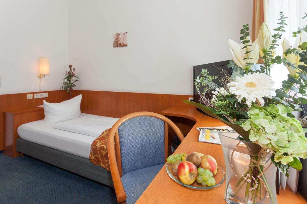 Trip Inn Hotel Schumann Dusseldorf Bagian luar foto