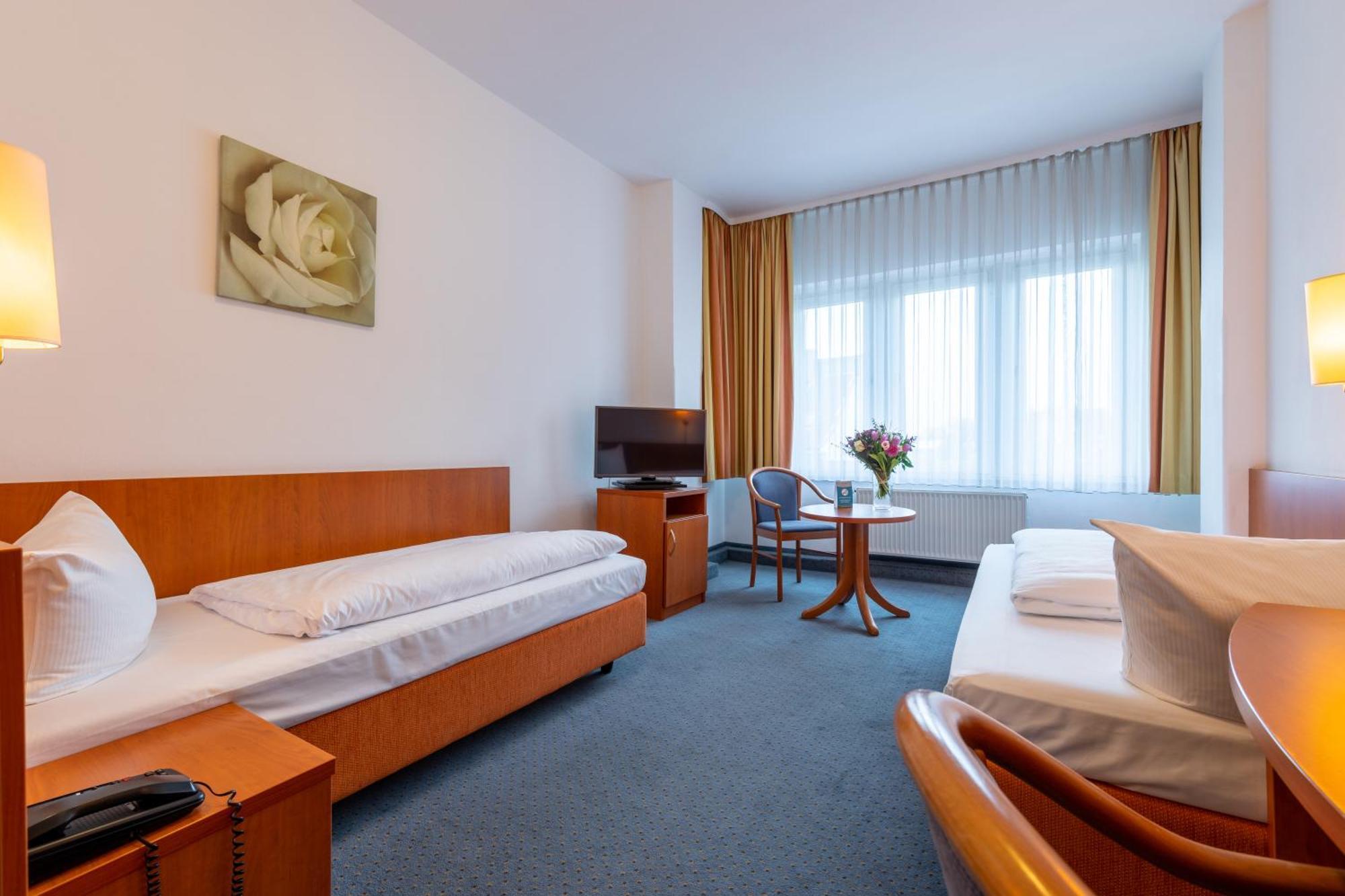 Trip Inn Hotel Schumann Dusseldorf Bagian luar foto